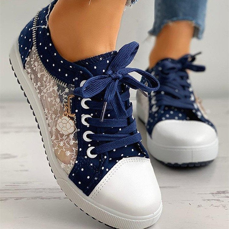 Large mesh student sports board shoes with hollowed out casual flat bottom lace up canvas shoes for women